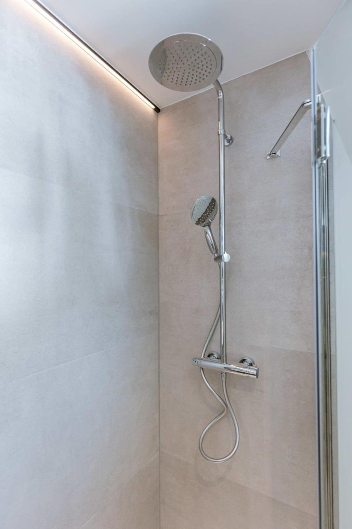 Huswell - Urban Getaway In The Heart Of Antwerp Apartment Ngoại thất bức ảnh